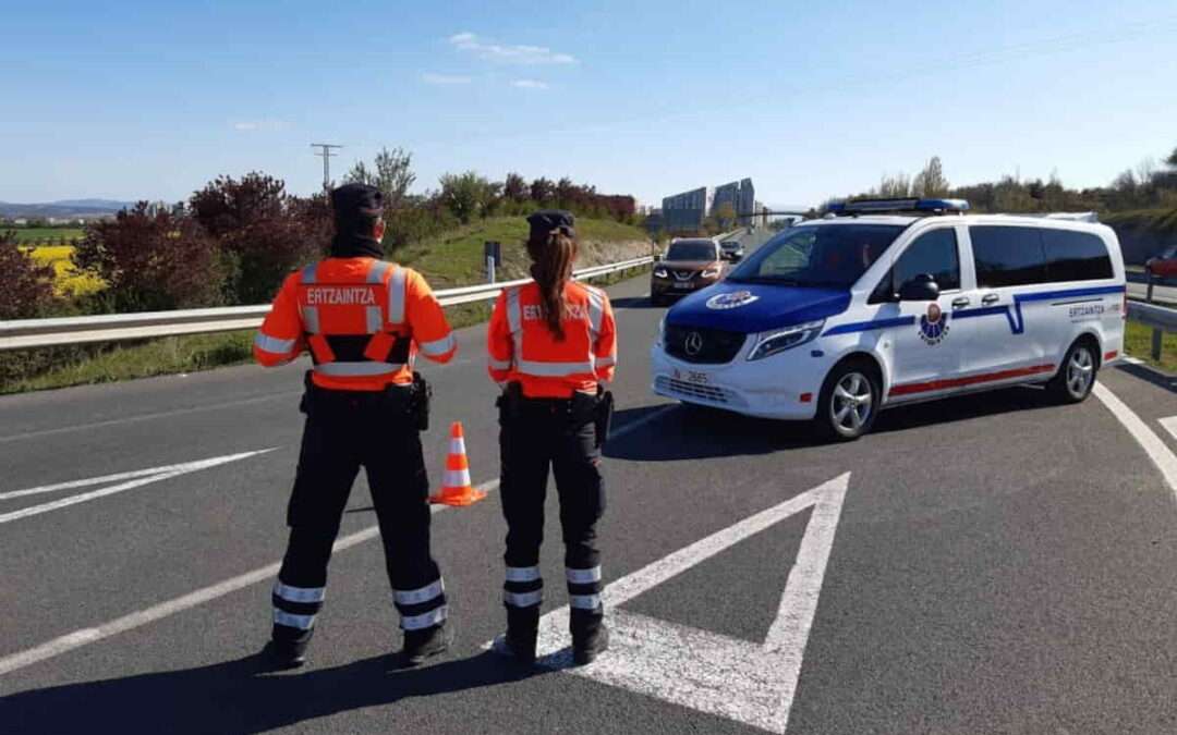 Ertzaintza y Miñones identifican a 51 personas y 35 vehículos en carreras ilegales en Lantaron