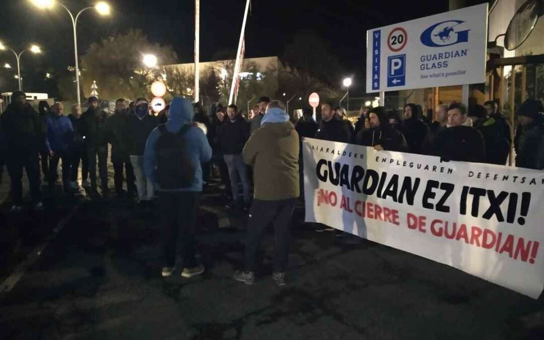 Guardian apaga el horno entre las protestas de sus trabajadores