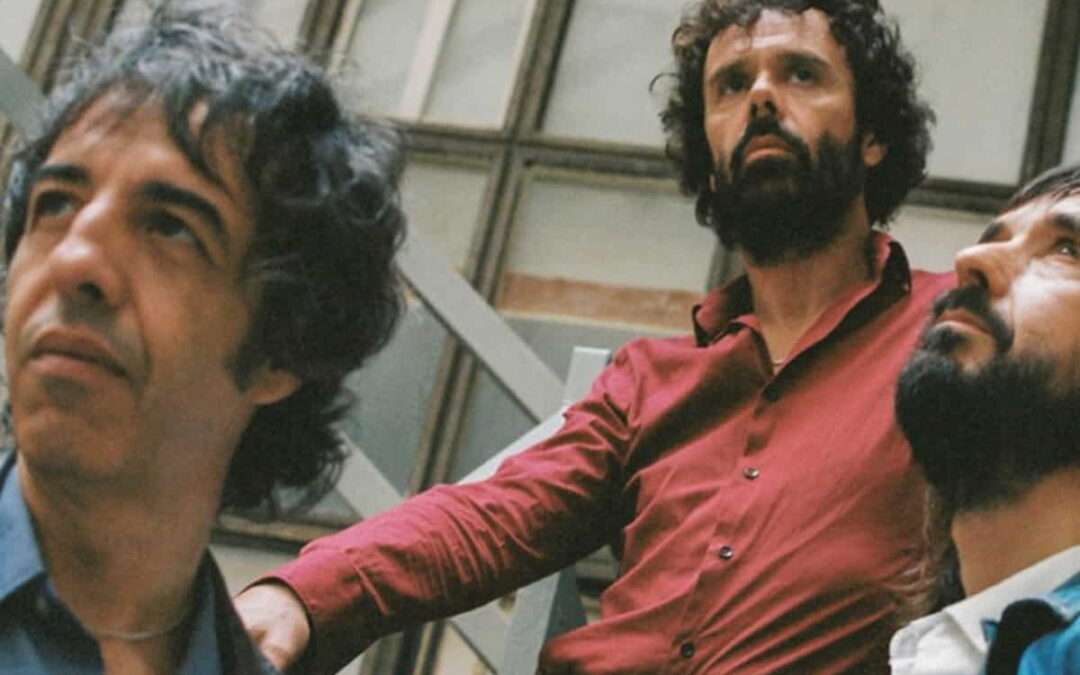 Sidonie agota el papel en la Jimmy Jazz