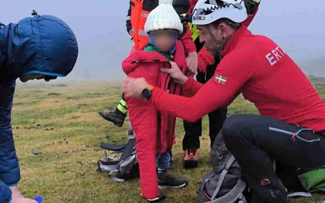 Rescatados un padre y su hijo de cinco años en el Gorbea