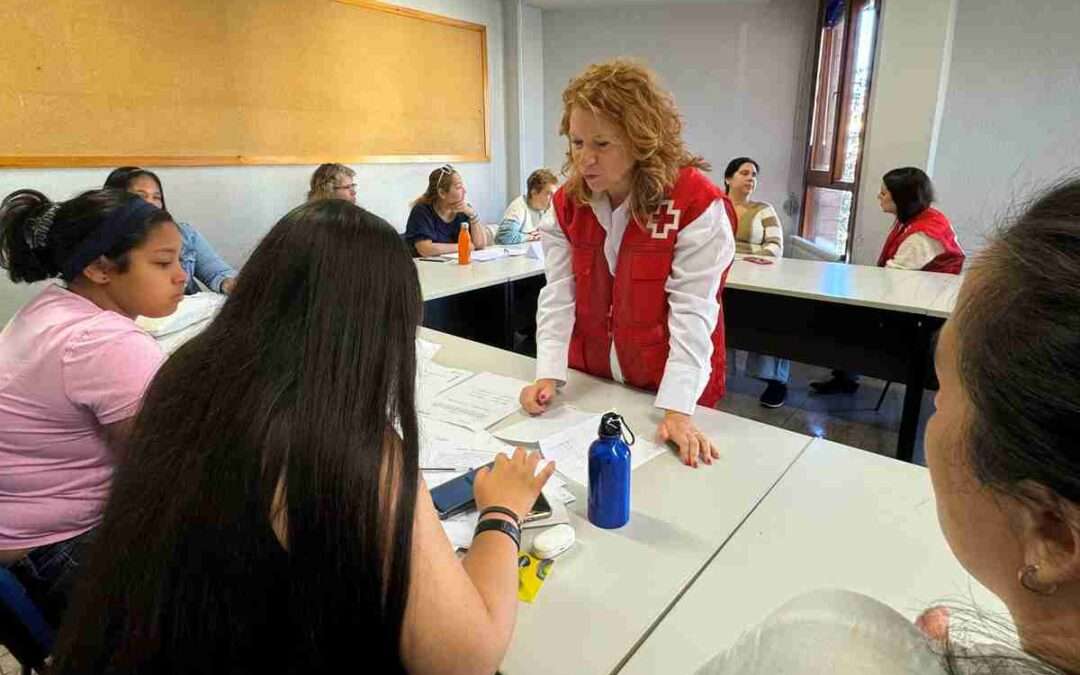 Cruz Roja atendió en 2024 a un millar de alavesas en vulnerabilidad extrema
