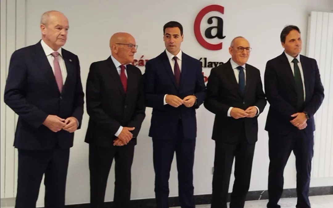 La alcaldesa propone conceder la Medalla de Oro de Vitoria-Gasteiz a la Cámara de Comercio de Álava