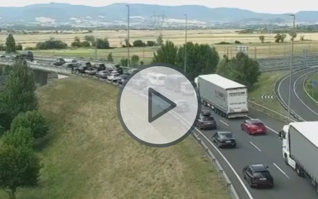 El tráfico de la operación de salida de agosto en Álava, en directo