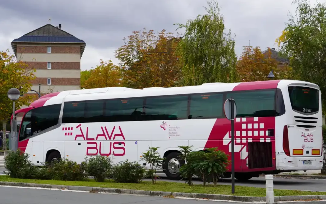 Alavabus refuerza las líneas 5 y 13 desde el 1 de octubre
