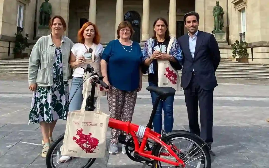 La Diputación reconoce a las tres alavesas que más usaron Alavabus y Transporte Comarcal en 2024