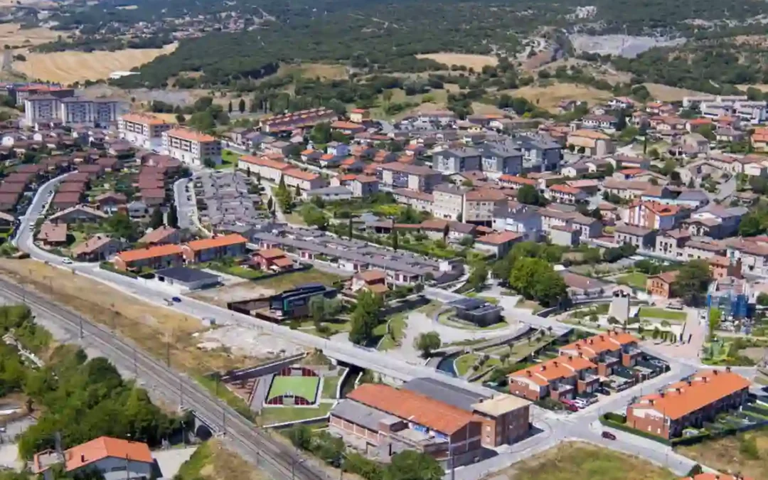 Iruña Oka advierte de que necesita ya al menos 100 viviendas para no perder población