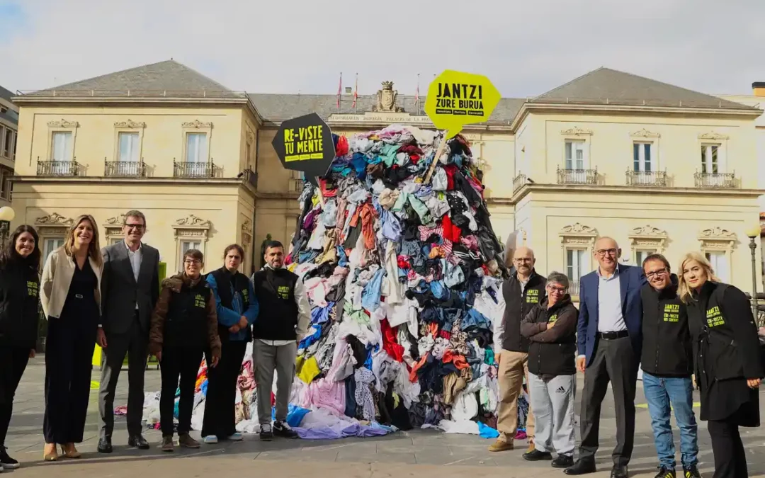 ‘Re-Viste tu Mente’: Álava lanza una campaña pionera sobre el residuo textil y la juventud