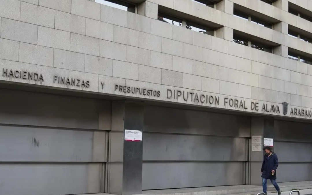 El proyecto de medidas tributarias propone una deflactación del 2% en el IRPF en 2026 en Araba