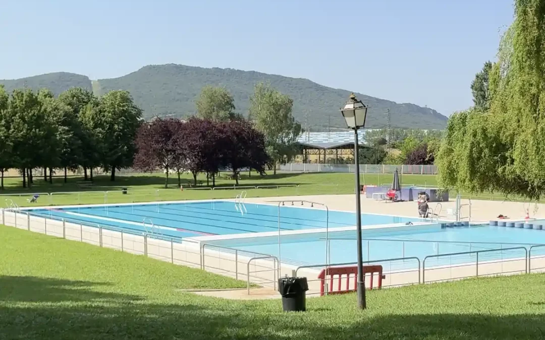 El PP afirma que las entradas a las piscinas de Nanclares han caído un 80% por la subida de precios
