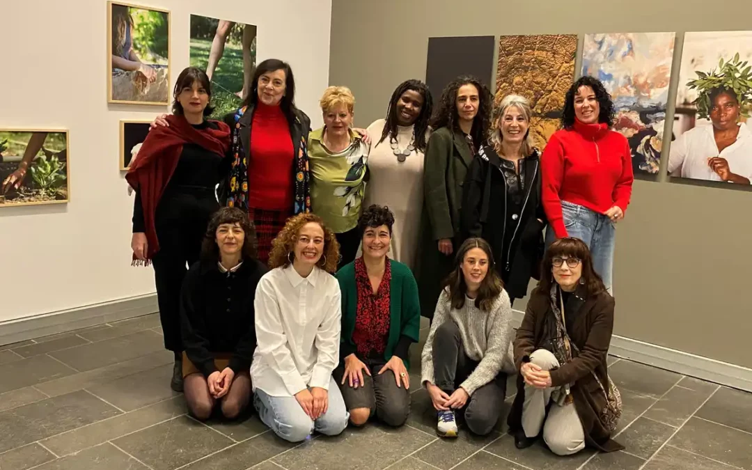 ‘Sobre la tierra, bajo la sombra’ la memoria y la voz de las mujeres rurales en Amárica