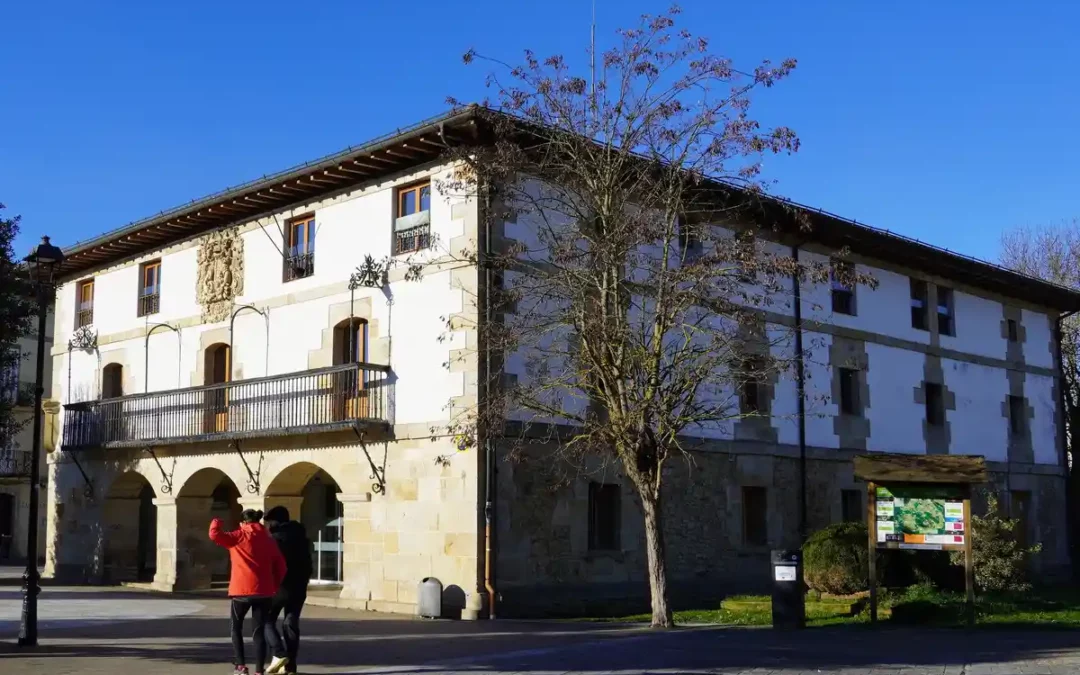 Urkabustaiz, Arratzua-Ubarrundia, Aiara, Zuia, Ribera Alta y Gorbeialdea rechazan el “despliegue descontrolado” de proyectos energéticos