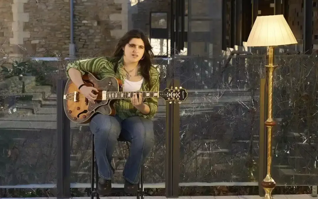 La cantautora gasteiztarra June Molina agota entradas en Ortzai y amplía su regreso a Gasteiz con un segundo concierto
