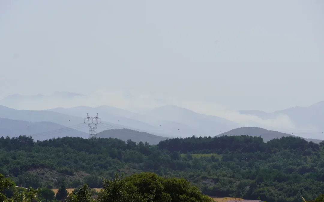 El incendio de Galarreta se reactiva de nuevo tras una noche de temperaturas mínimas extremas