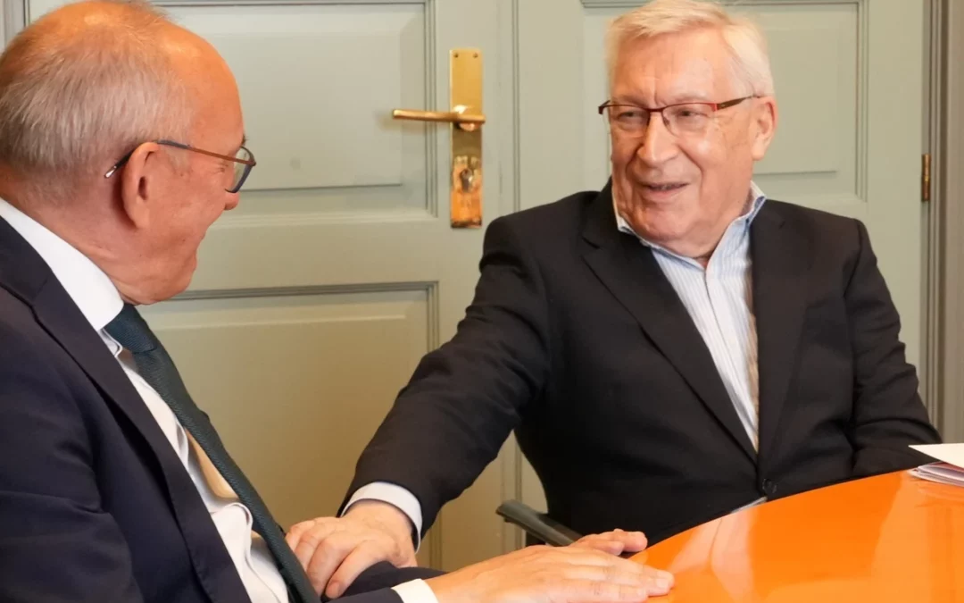 Ramiro González reconoce la labor de Miguel Ángel Echevarría tras cinco años al frente de Afaraba