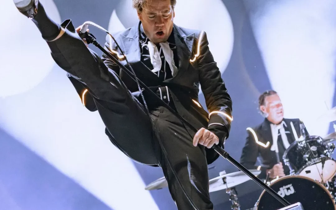 The Hives enamora a los “azkenitos”