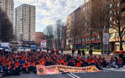 La UCO registra la sede de Tubos Reunidos en Amurrio