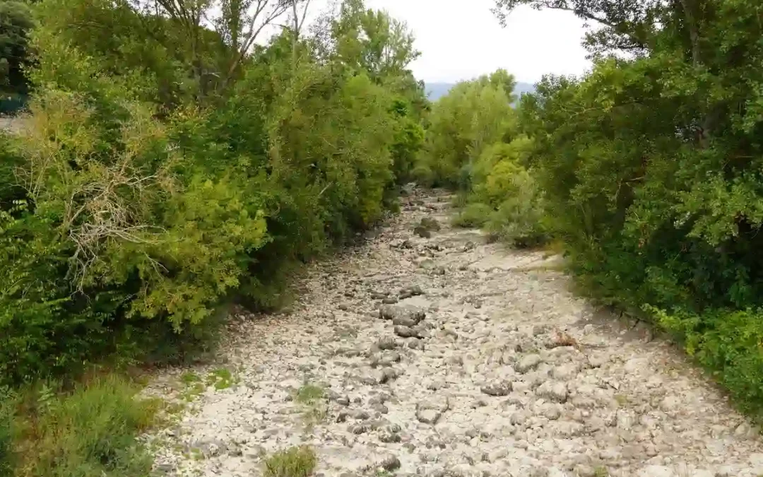 Urkabustaiz activa restricciones de agua y advierte de posibles cortes diarios si la situación del Baias no mejora