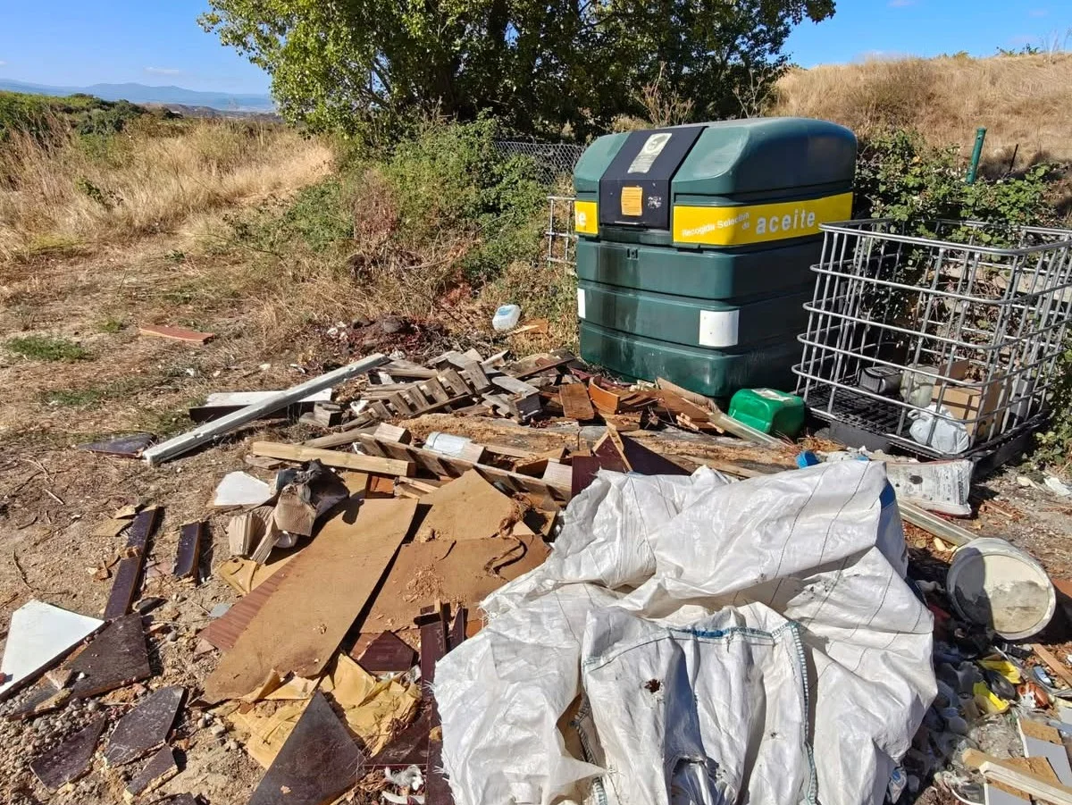 Punto limpio de Labastida Residuos depositados en el punto limpio de Labastida