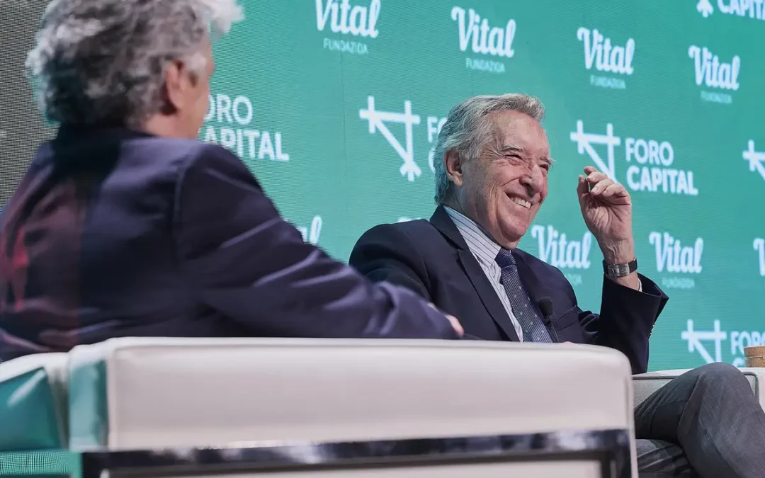 Iñaki Gabilondo alerta en Gasteiz de que la democracia está «en la diana» de la ley del más fuerte