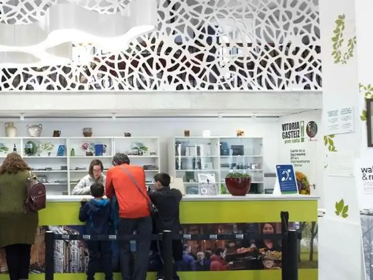 Tasa turística de Vitoria-Gasteiz Oficina de turismo de Vitoria-Gasteiz