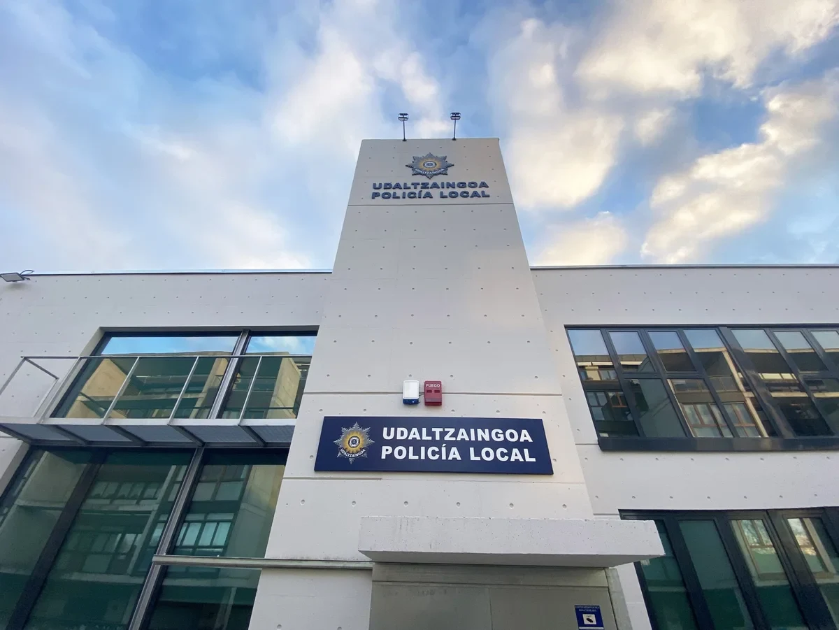 Policía Local de Vitoria-Gasteiz Policía Local de Vitoria-Gasteiz