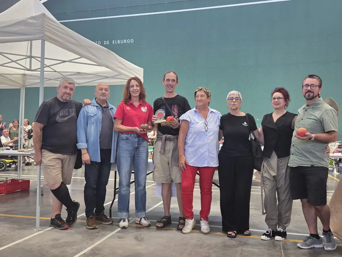 Concurso del Tomate Antiguo de Elburgo 2026 Tomate Corazón de Buey ganador del Concurso del Tomate Antiguo de Elburgo