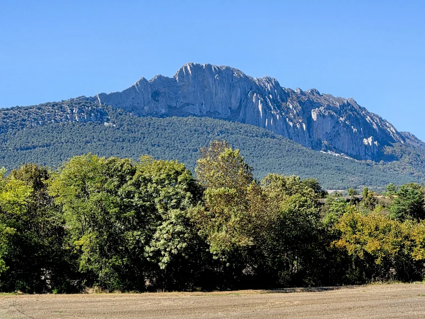 Vista de la cresta y los pasos de escalada de la arista de Palomares durante el recorrido de Eneko Pou