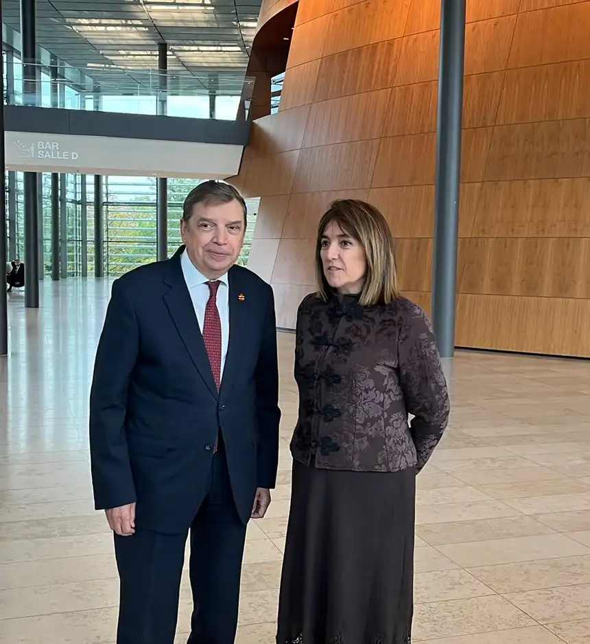 Luis Planas y Amaia Barredo durante la reunión europea en Luxemburgo