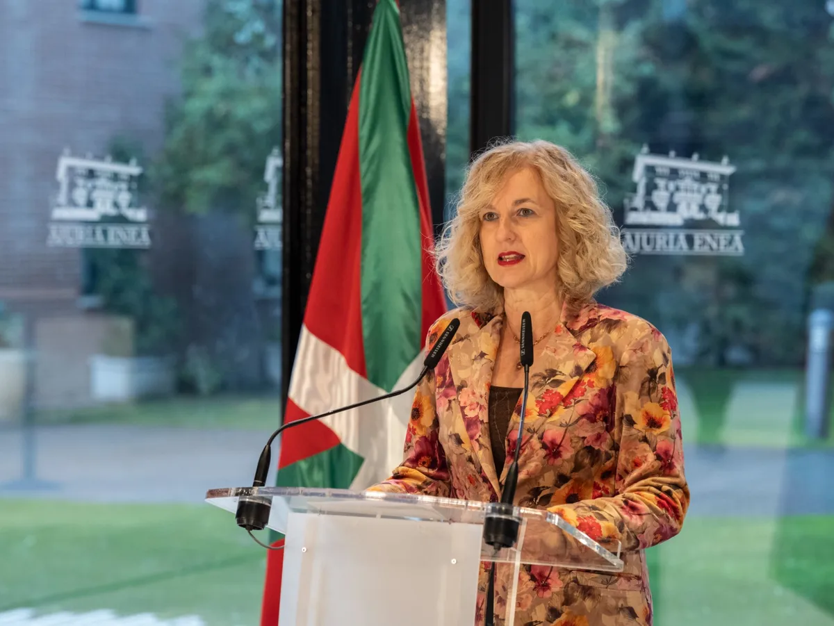 Cristina González Calvar, nueva consejera de Turismo, Comercio y Consumo Cristina González Calvar interviene en su toma de posesión como consejera del Gobierno Vasco en Ajuria Enea