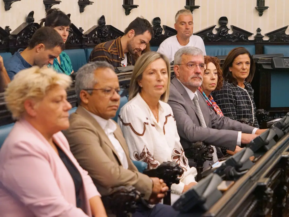 Sonia Díaz de Corcuera, nueva primera teniente de alcaldesa de Vitoria-Gasteiz Sonia Díaz de Corcuera y miembros de la Corporación municipal de Vitoria-Gasteiz
