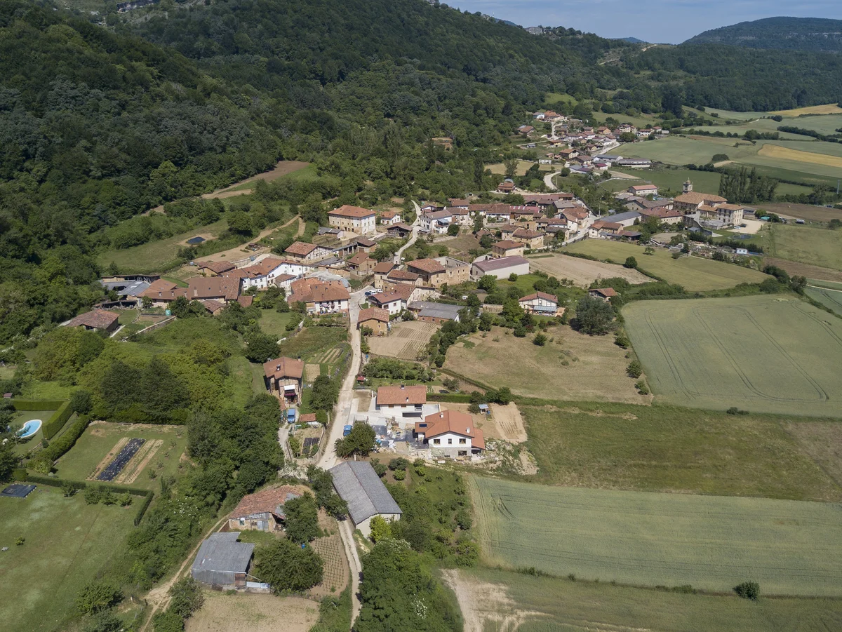 Vista aérea de Apellániz, en el municipio de Arraia-Maeztu