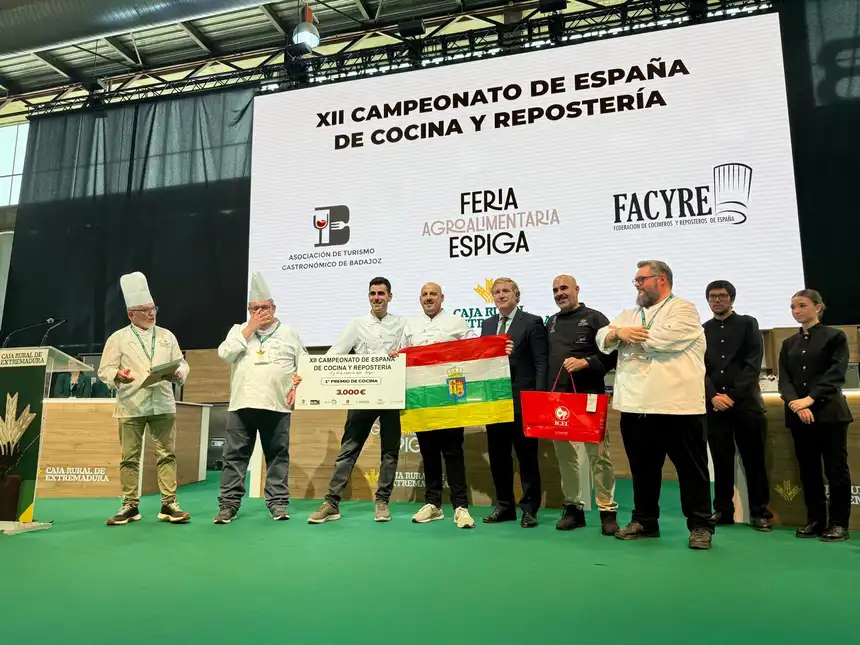 Cristian Solana e Igor González reciben el primer premio de Cocina