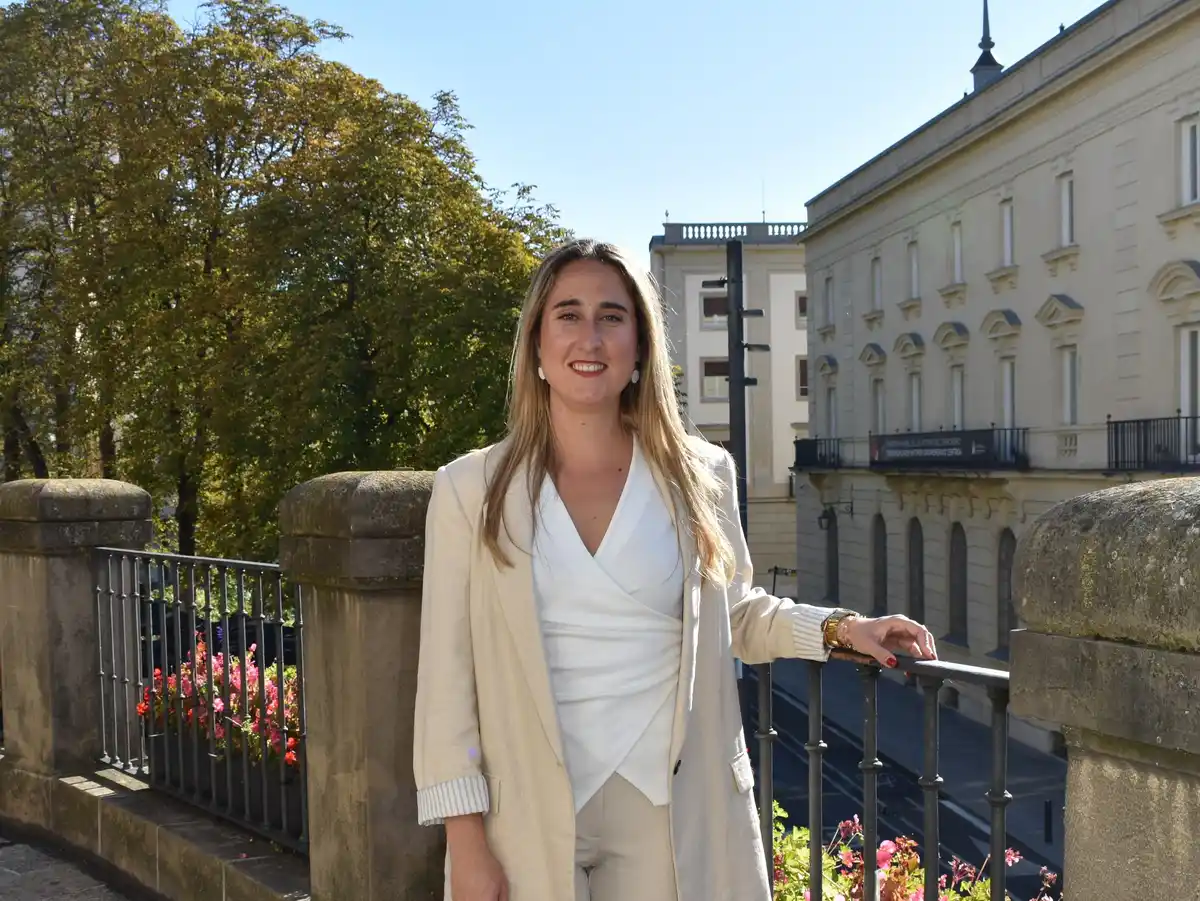 Mar Dabán, elegida por el PSE-EE para la Diputación Foral de Álava Mar Dabán posa en una terraza exterior en Vitoria-Gasteiz