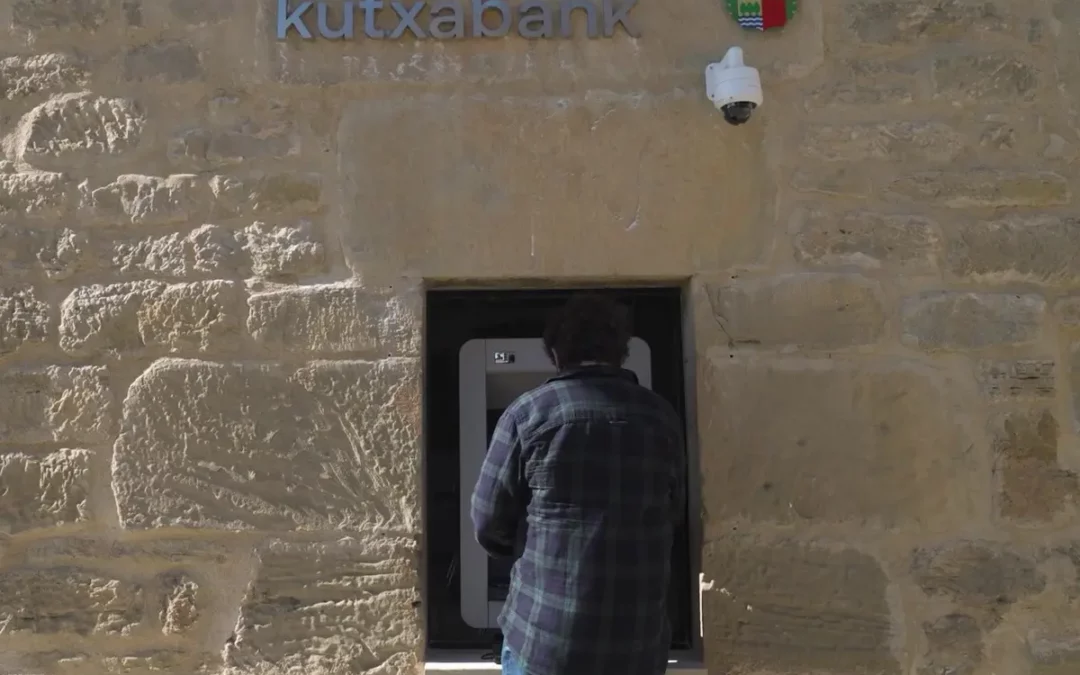 Puentelarrá y Zambrana estrenan cajeros automáticos: estos son los 11 municipios de Álava incluidos en el programa Berosi