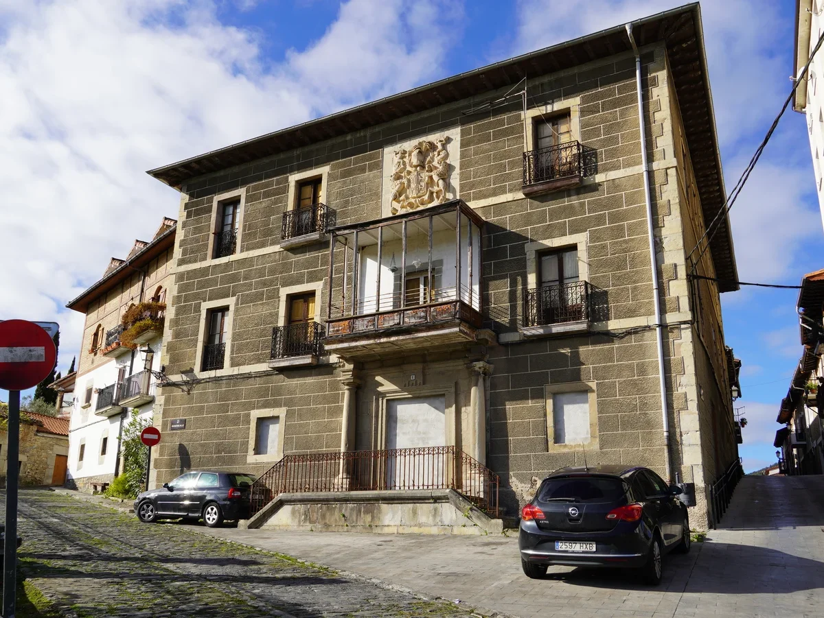 Casa de Valle de Artziniega Casa de Valle de Artziniega, edificio del Casco Histórico previsto para viviendas públicas