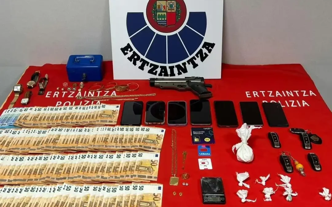 Cinco detenidos por tráfico de drogas en dos viviendas de Gasteiz
