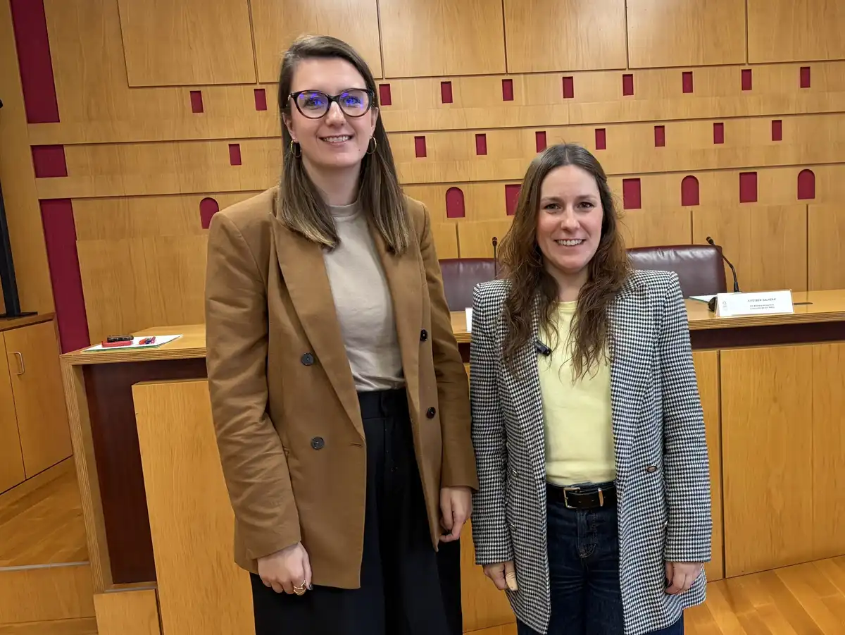 Presentación de las rutas cinematográficas de Vitoria-Gasteiz María Nanclares y Aitziber Salazar durante la presentación de las rutas cinematográficas de Vitoria-Gasteiz
