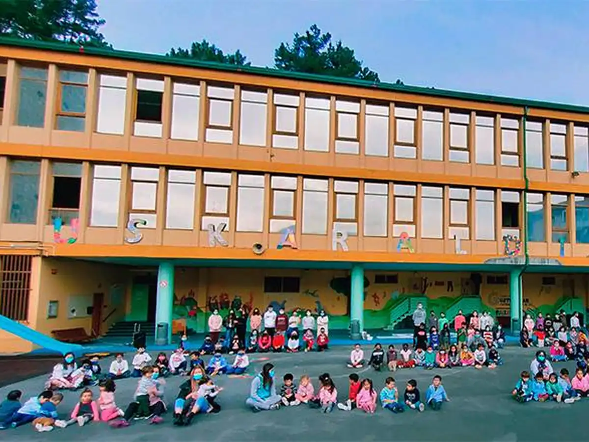 Decálogo de convivencia de Laudio Decálogo Comprometidos con la convivencia de los centros educativos de Laudio