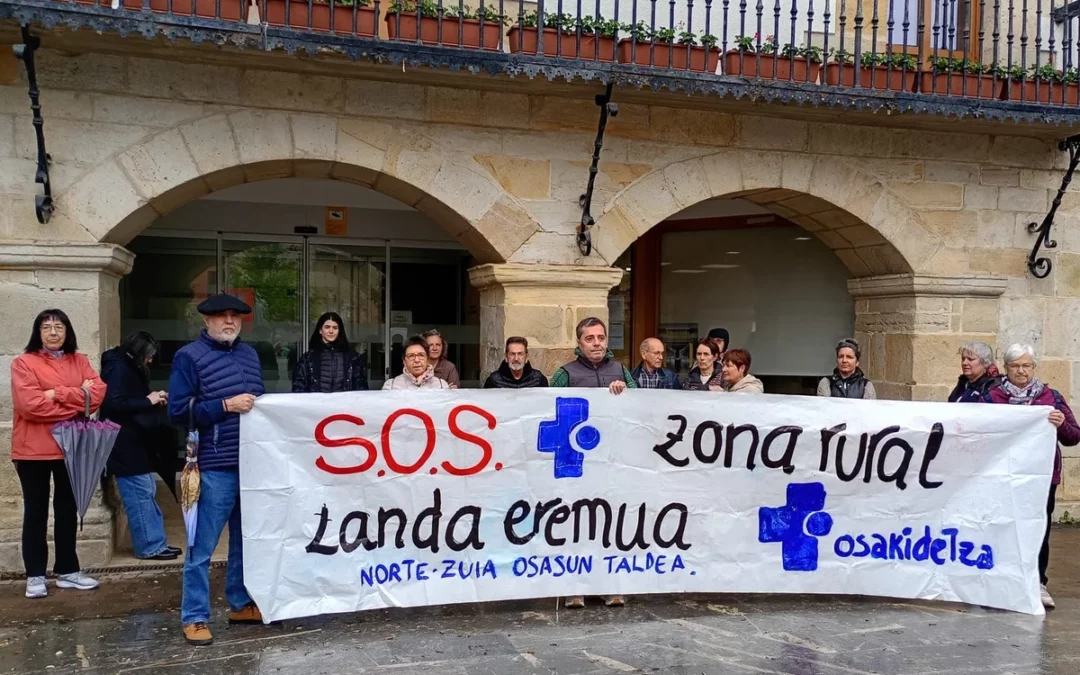 Reclaman soluciones a Osakidetza tras el cierre de 25 consultas médicas en la zona rural Norte-Zuia