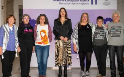 Mujeres contra la Guerra recibe el Premio Naiperas 2026 por su trayectoria feminista y antimilitarista