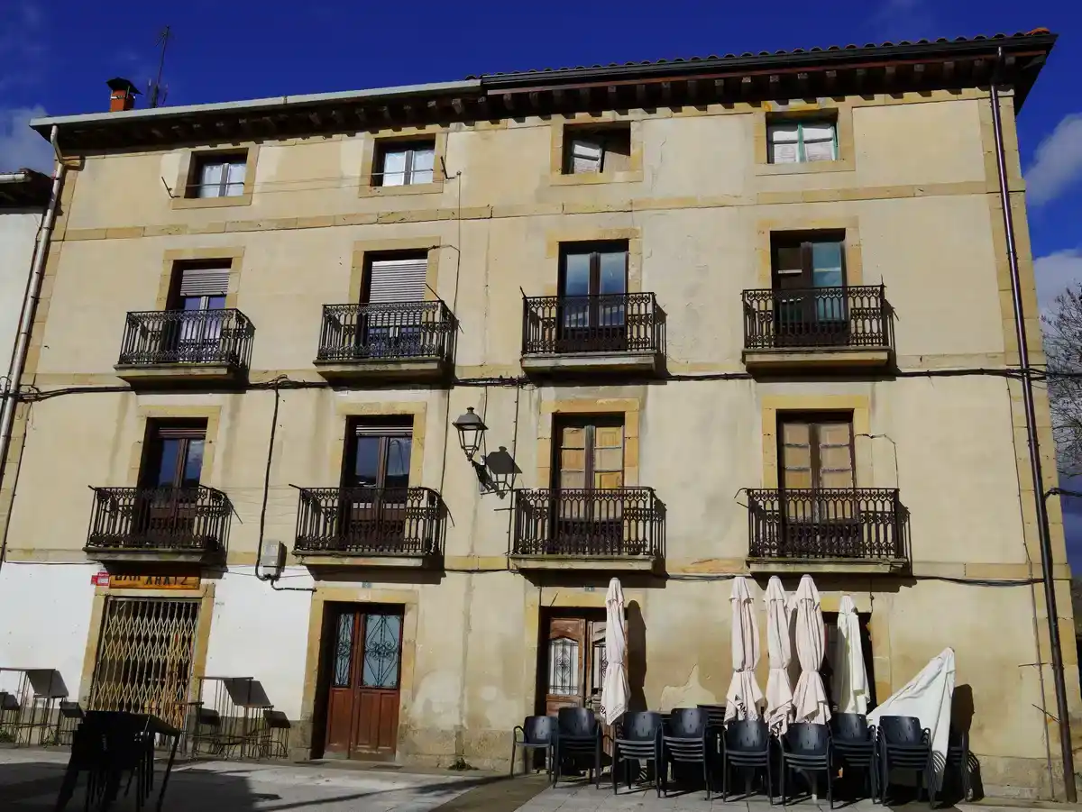 Vivienda en un pueblo alavés Casa en un pueblo de Álava, imagen de archivo sobre vivienda rural