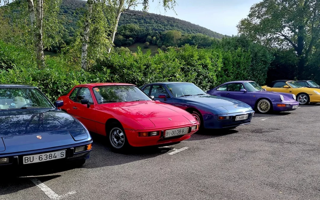 Sesenta Porsche de distintas épocas recorren Bizkaia y Álava en una jornada solidaria con meta en Quejana